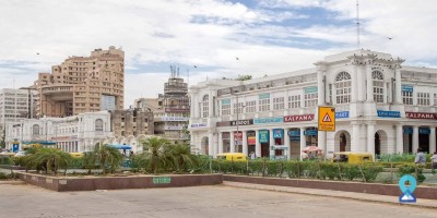 What are the amenities at coworking space in Central Delhi that customers look for?