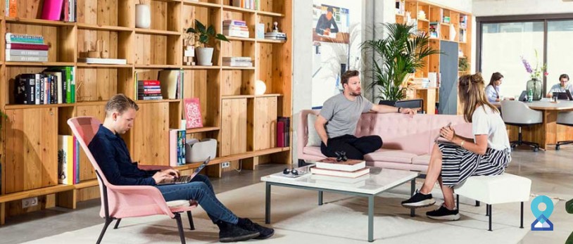 Top tips for introverts for better networking at coworking space